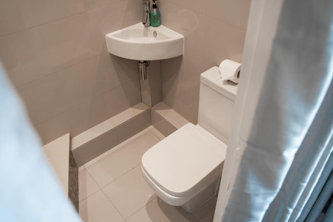 הוילה Perfectly Located Central Chester Town House -2Br מראה חיצוני תמונה