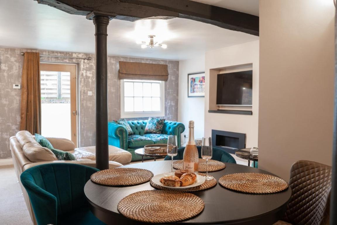 Perfectly Located Central Chester Town House -2Br מראה חיצוני תמונה