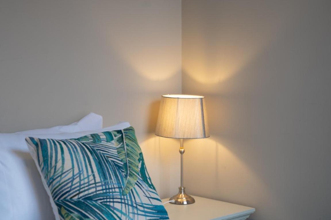 Perfectly Located Central Chester Town House -2Br מראה חיצוני תמונה